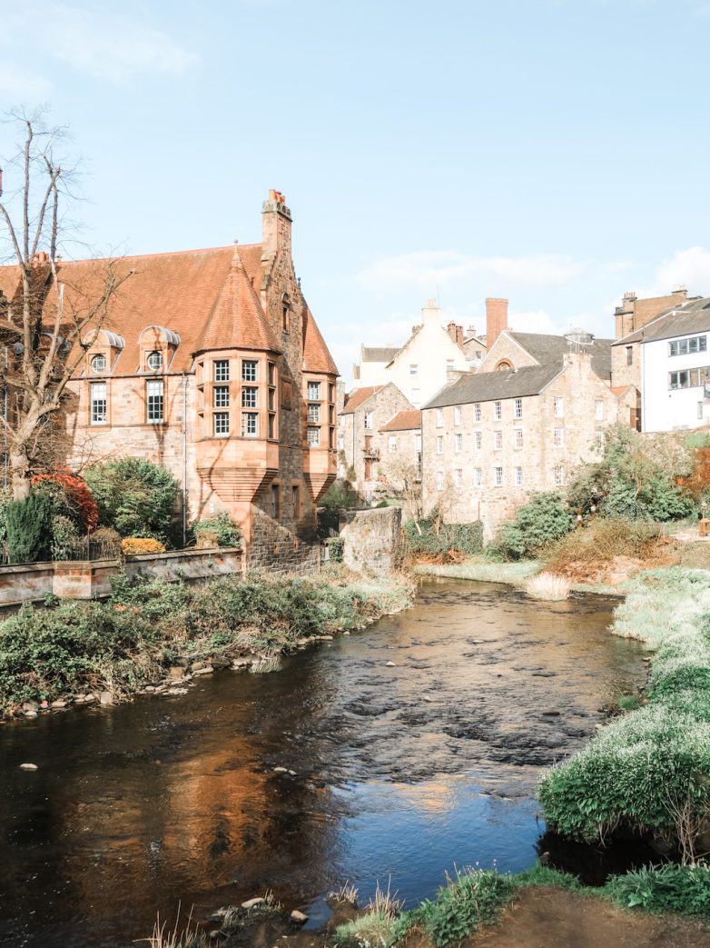 A Photographic Guide To Edinburgh